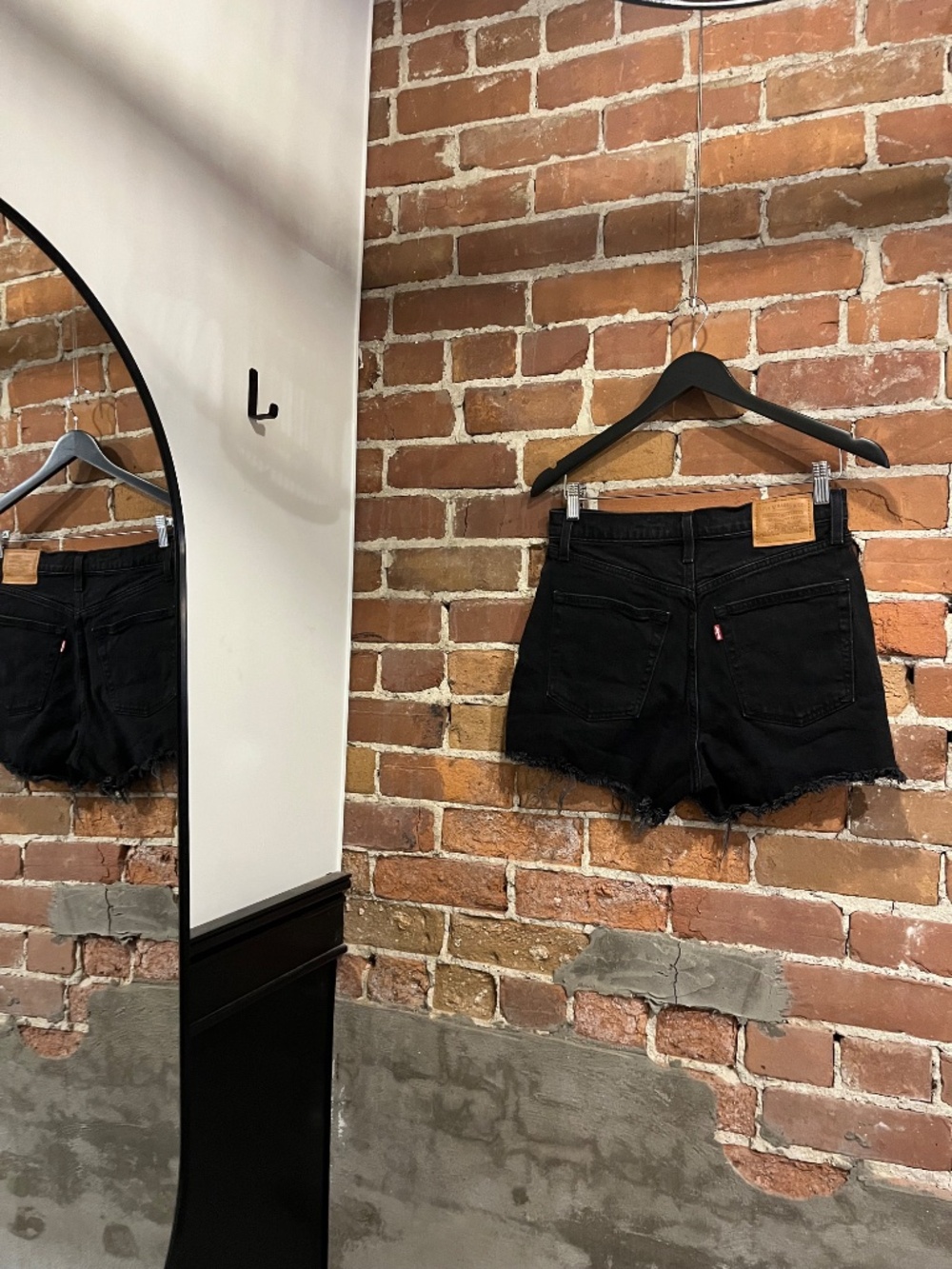 Levi's Black Buttonfly Ribcage Cut Off Shorts - Picture 4 of 7